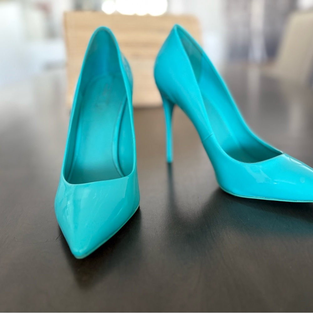 Elegant Turquoise Stiletto Heels
